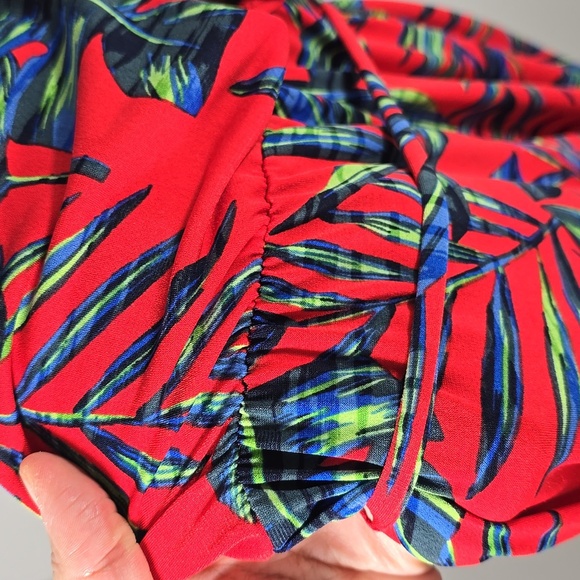 {London Times} Red Tropical Jungle Palm Leaf Print Cropped Sleeveless Jumpsuit - Picture 11 of 14